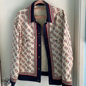 100% Authentic Gucci denim jacket. Worn 2-3 times